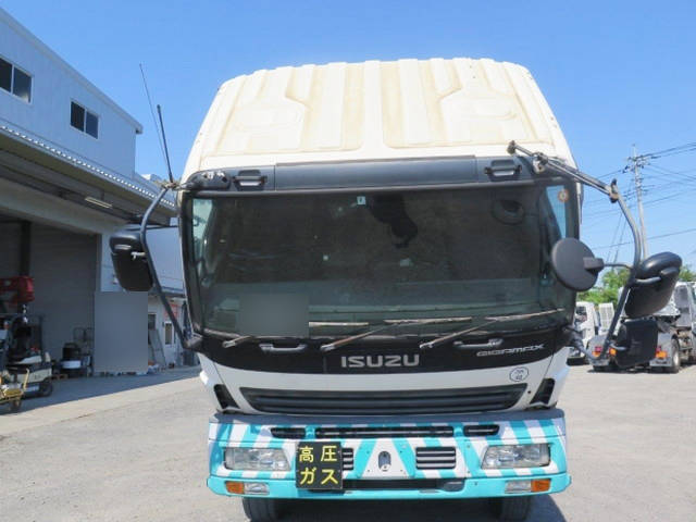 いすゞギガタンク車（タンクローリー）大型（10t）[写真15]