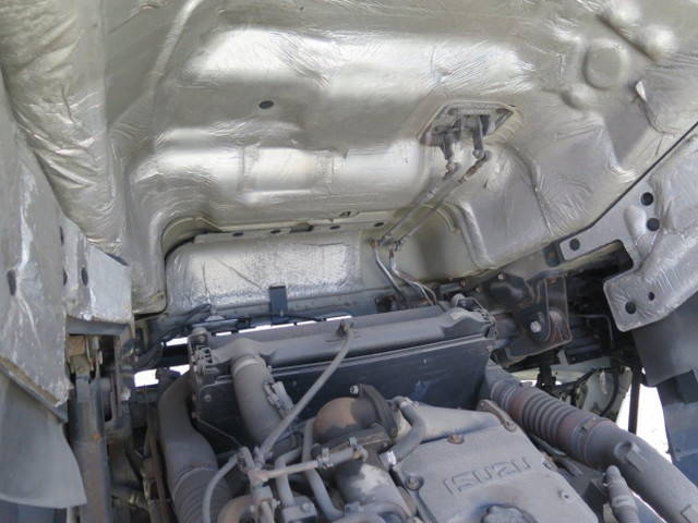 いすゞギガタンク車（タンクローリー）大型（10t）[写真16]