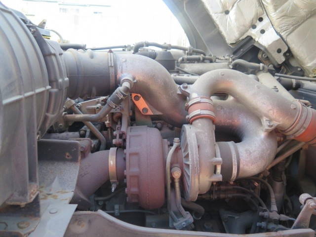 いすゞギガタンク車（タンクローリー）大型（10t）[写真18]