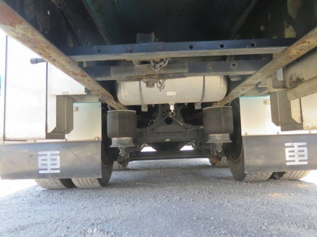 いすゞギガタンク車（タンクローリー）大型（10t）[写真20]