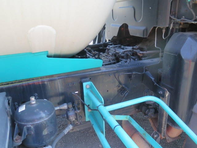 いすゞギガタンク車（タンクローリー）大型（10t）[写真24]