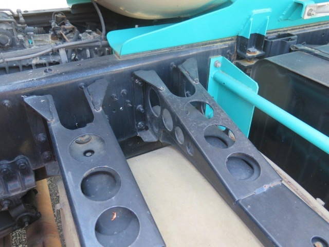 いすゞギガタンク車（タンクローリー）大型（10t）[写真25]