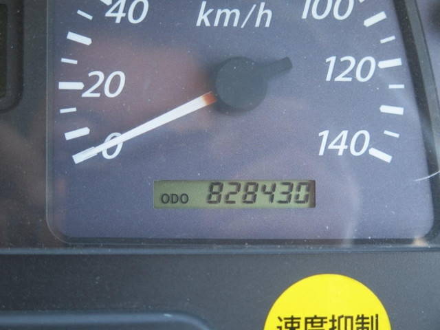 いすゞギガタンク車（タンクローリー）大型（10t）[写真28]