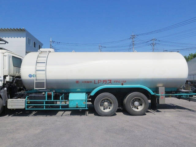 いすゞギガタンク車（タンクローリー）大型（10t）[写真09]