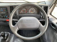 いすゞエルフ冷凍車（冷蔵車）小型（2t・3t）[写真17]