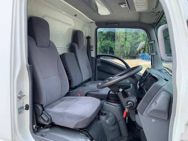 いすゞエルフ冷凍車（冷蔵車）小型（2t・3t）[写真20]