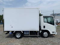 いすゞエルフ冷凍車（冷蔵車）小型（2t・3t）[写真05]