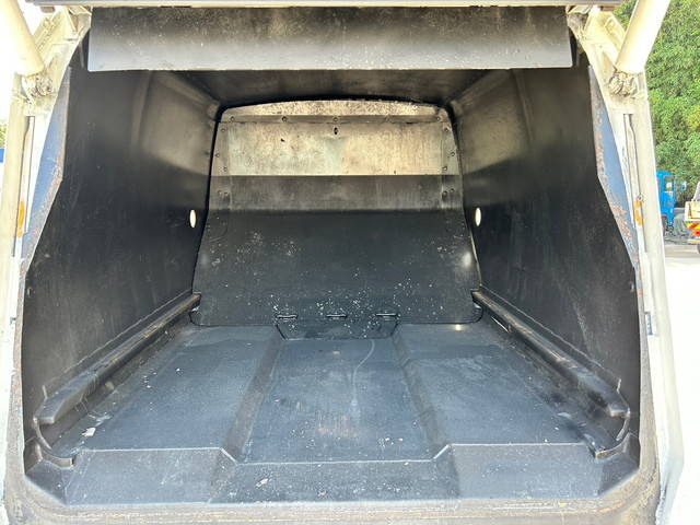 日野デュトロパッカー車（塵芥車）小型（2t・3t）[写真11]