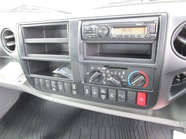 日野デュトロクレーン4段小型（2t・3t）[写真12]