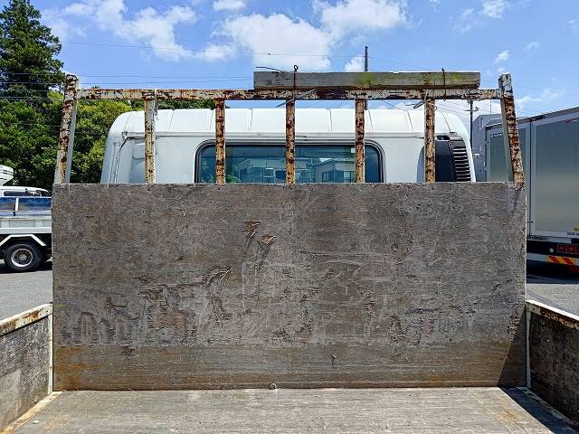 三菱ふそうキャンター平ボディ小型（2t・3t）[写真10]