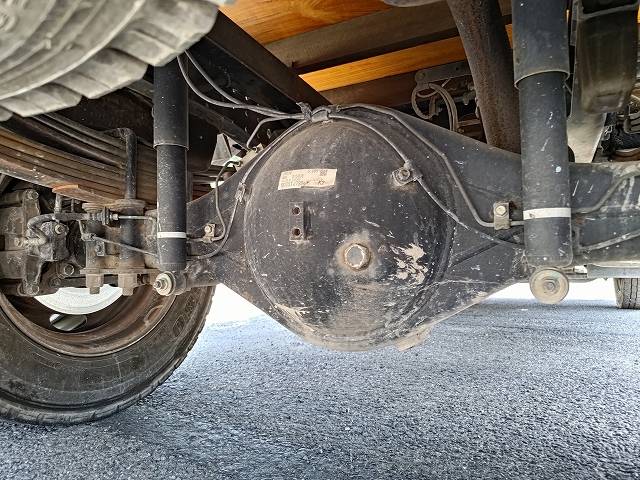 三菱ふそうキャンター平ボディ小型（2t・3t）[写真15]