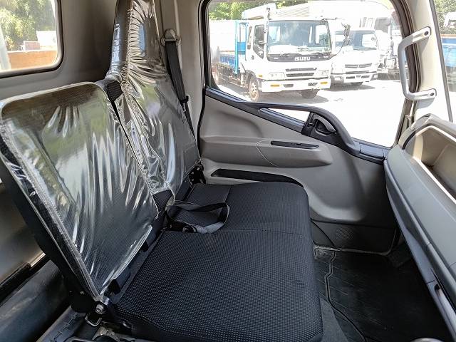三菱ふそうキャンター平ボディ小型（2t・3t）[写真21]