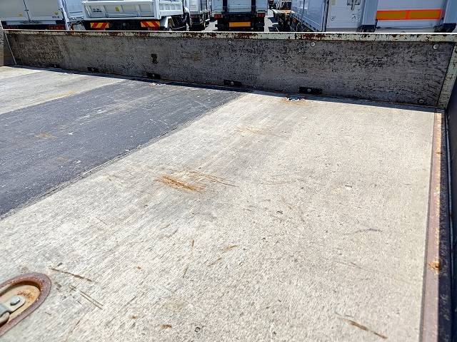 三菱ふそうキャンター平ボディ小型（2t・3t）[写真08]