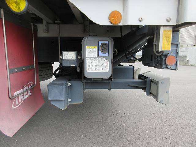 いすゞフォワードアルミウイング増トン（6t・8t）[写真13]