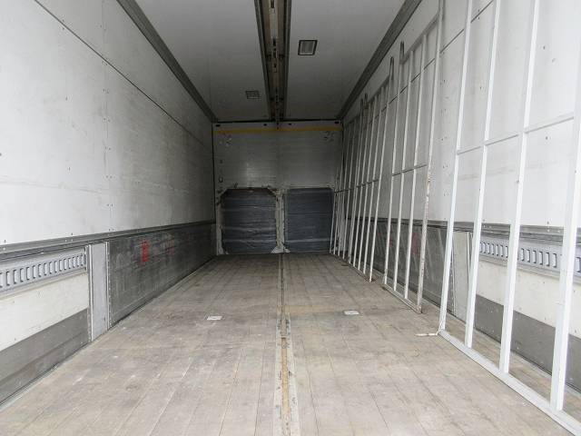 いすゞフォワードアルミウイング増トン（6t・8t）[写真22]