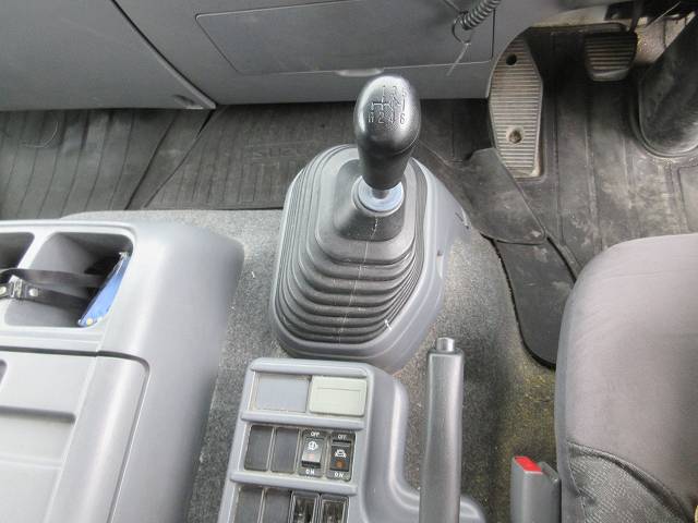 いすゞフォワードアルミウイング増トン（6t・8t）[写真26]