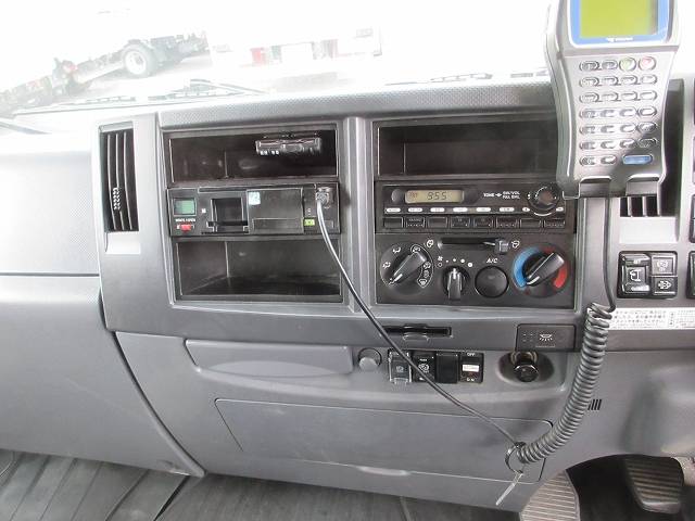 いすゞフォワードアルミウイング増トン（6t・8t）[写真27]