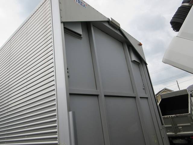 いすゞフォワードアルミウイング増トン（6t・8t）[写真37]