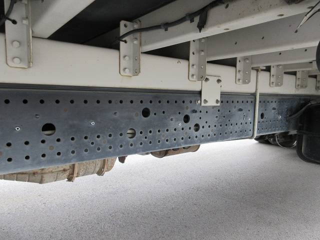 いすゞフォワードアルミウイング増トン（6t・8t）[写真08]