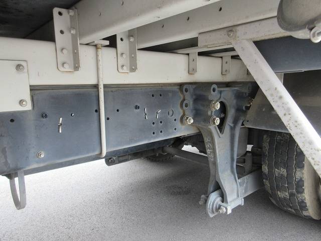 いすゞフォワードアルミウイング増トン（6t・8t）[写真09]