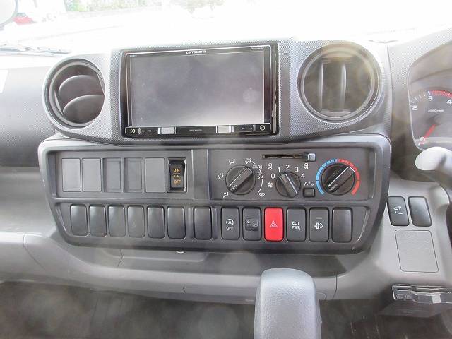 日野デュトロアルミバン小型（2t・3t）[写真16]