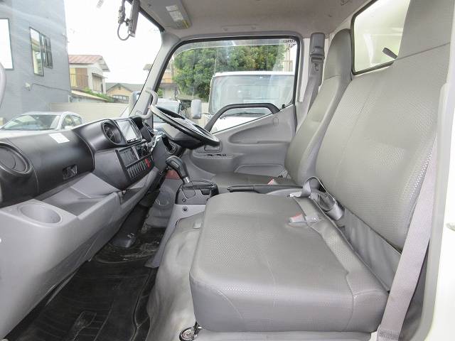 日野デュトロアルミバン小型（2t・3t）[写真19]