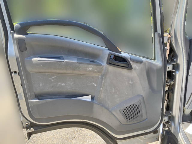 いすゞエルフアルミバン小型（2t・3t）[写真23]