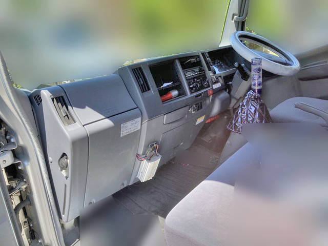 いすゞエルフアルミバン小型（2t・3t）[写真25]