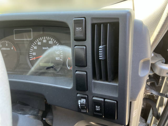 いすゞエルフアルミバン小型（2t・3t）[写真33]