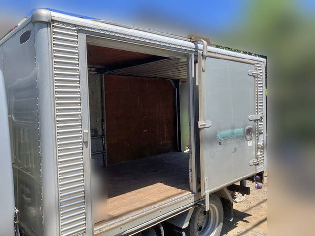 いすゞエルフアルミバン小型（2t・3t）[写真09]