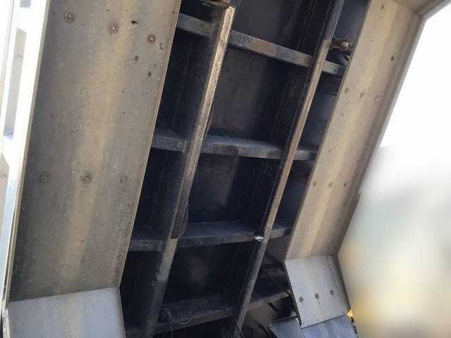 日野プロフィアダンプ大型（10t）[写真10]