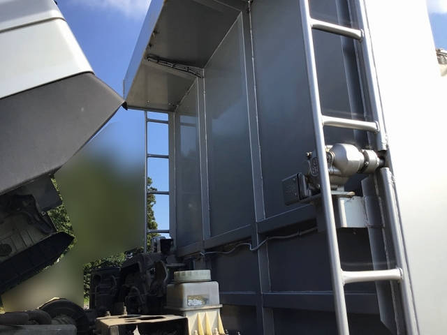 日野プロフィアダンプ大型（10t）[写真12]