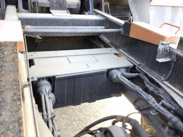 日野プロフィアダンプ大型（10t）[写真18]