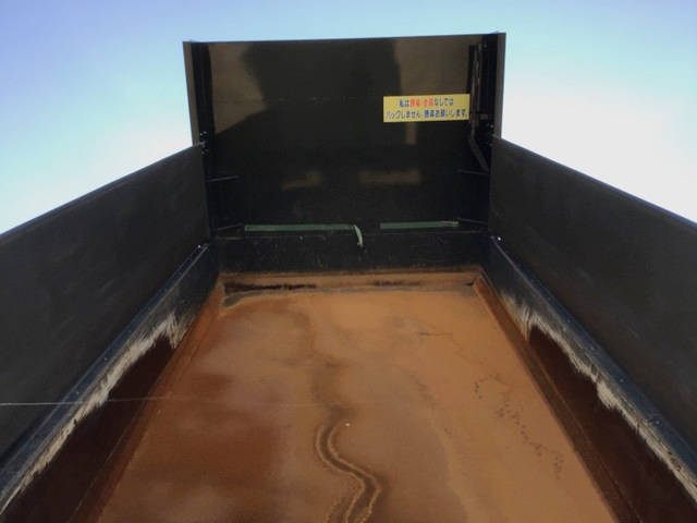 いすゞギガダンプ大型（10t）[写真12]