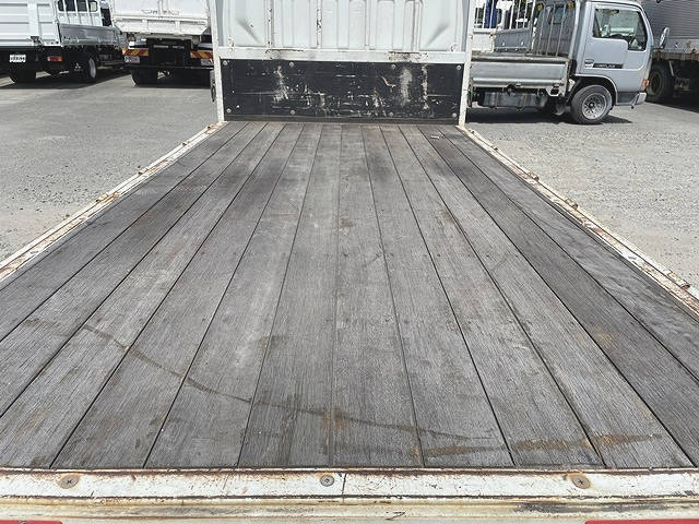 三菱ふそうキャンター平ボディ小型（2t・3t）[写真13]