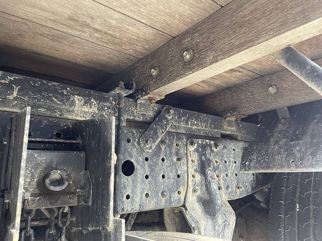 三菱ふそうキャンター平ボディ小型（2t・3t）[写真22]