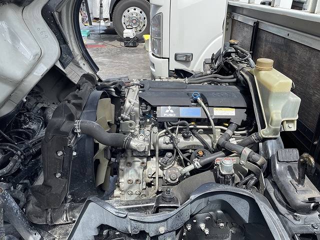 三菱ふそうキャンター平ボディ小型（2t・3t）[写真26]