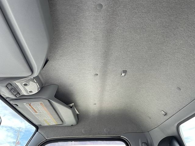 三菱ふそうキャンター平ボディ小型（2t・3t）[写真32]