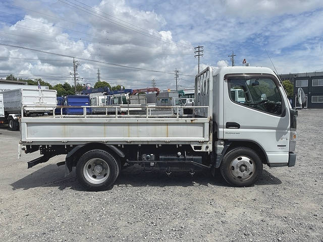 三菱ふそうキャンター平ボディ小型（2t・3t）[写真06]