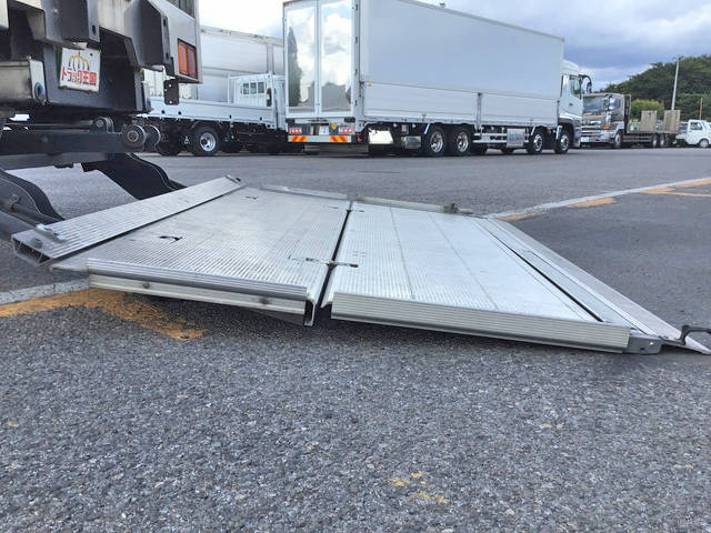 いすゞフォワード冷凍車（冷蔵車）中型（4t）[写真12]