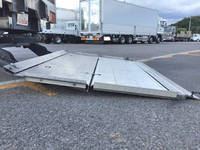 いすゞフォワード冷凍車（冷蔵車）中型（4t）[写真12]