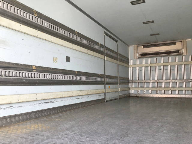 いすゞフォワード冷凍車（冷蔵車）中型（4t）[写真14]