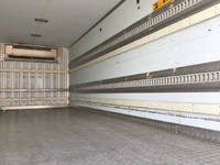 いすゞフォワード冷凍車（冷蔵車）中型（4t）[写真15]