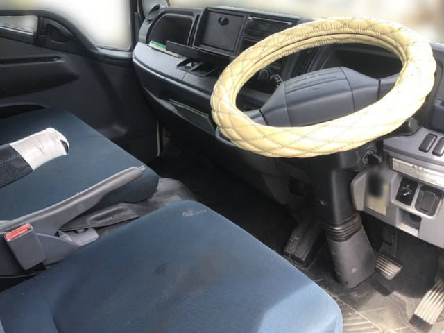 三菱ふそうキャンターダブルキャブ（Wキャブ）小型（2t・3t）[写真27]