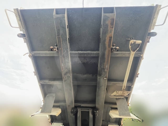 三菱ふそうキャンターダンプ小型（2t・3t）[写真09]