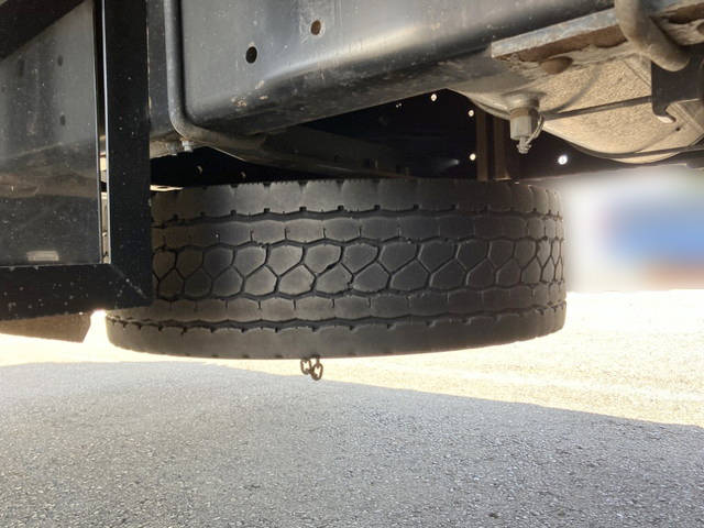 いすゞギガアルミウイング大型（10t）[写真13]