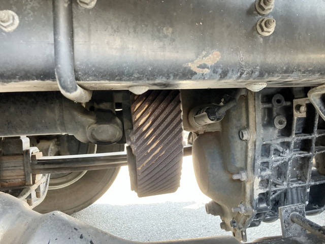 いすゞギガアルミウイング大型（10t）[写真19]