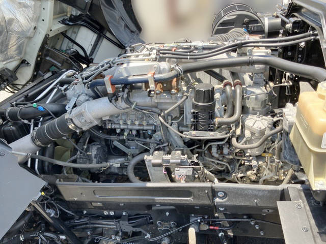 いすゞギガアルミウイング大型（10t）[写真20]