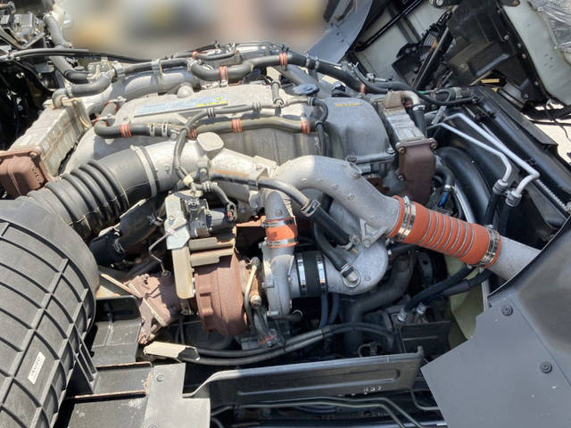 いすゞギガアルミウイング大型（10t）[写真21]