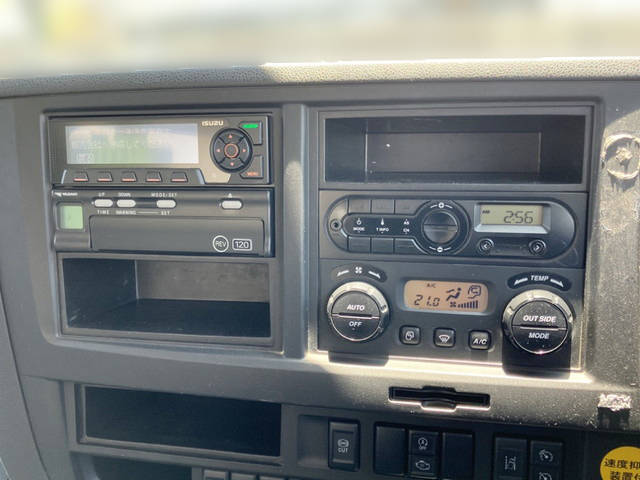 いすゞギガアルミウイング大型（10t）[写真31]